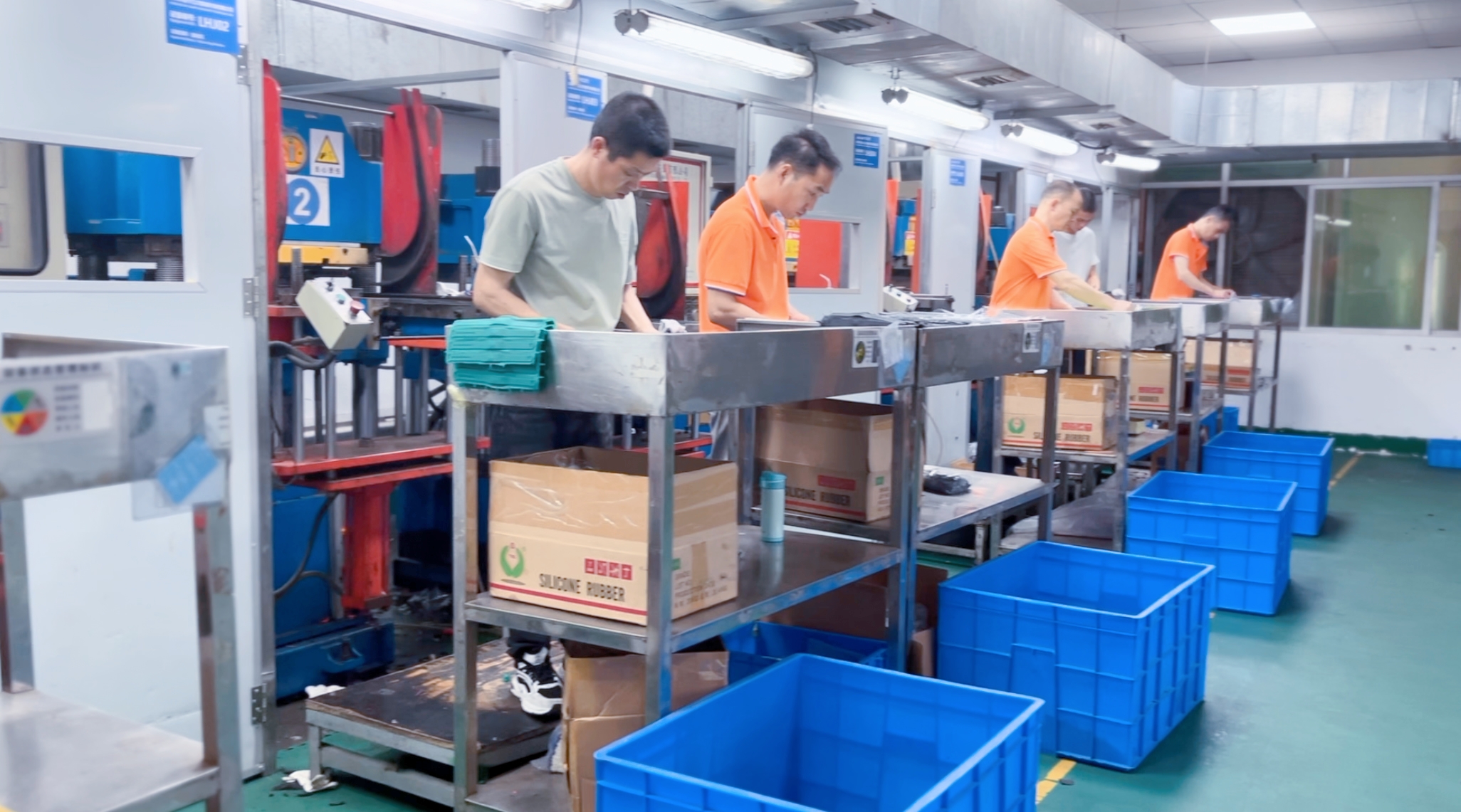 帶你走進卡立方集團RFID硅膠腕帶工廠NFC硅膠手環(huán)生產(chǎn)定制廠家
